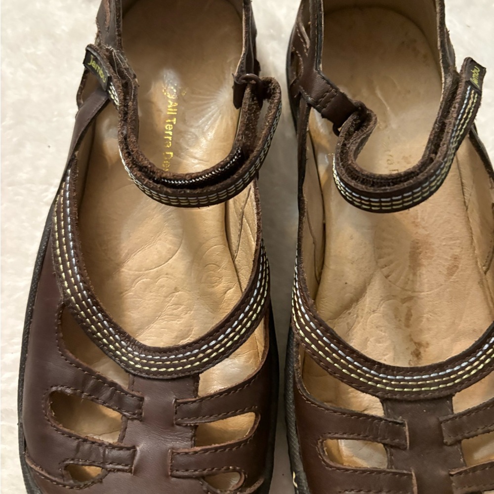 Jambu Women's Sandals in Rich Brown